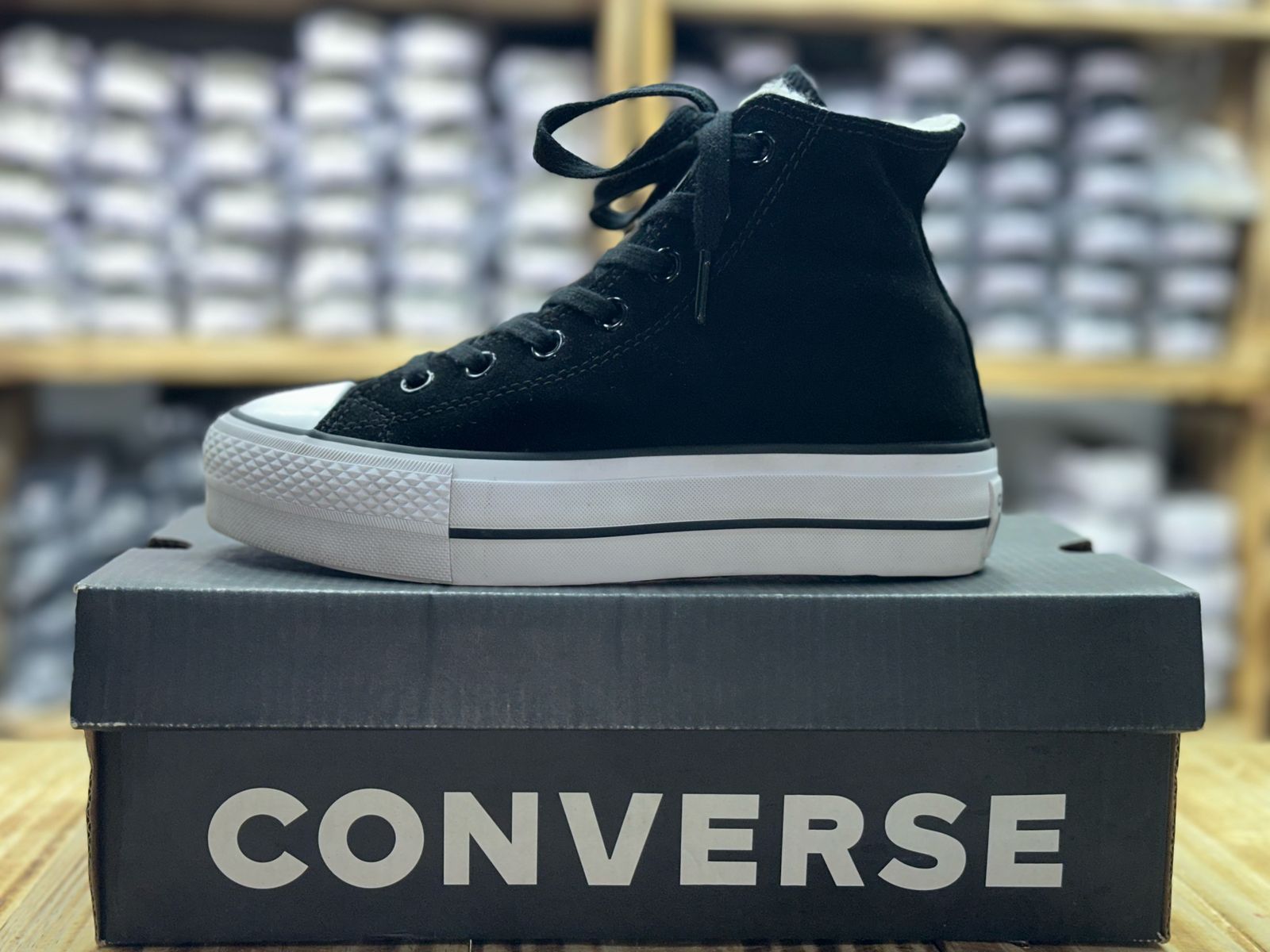 Tenis Converse Chuck Taylor All Star (Plataforma, Bota, Gamuza negra) - Imagen 5