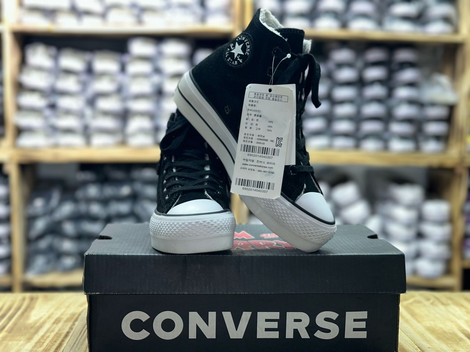 Tenis Converse Chuck Taylor All Star (Plataforma, Bota, Gamuza negra) - Imagen 2